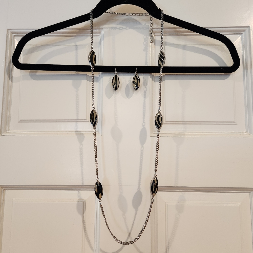 CHICO'S Esme Zebra Animal Print Silver Tone Chain Necklace & Earrings Set